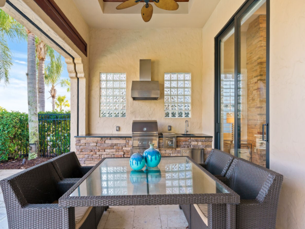 Luxurious 4-Bedroom Vacation Rental Near Disney - Private Pool